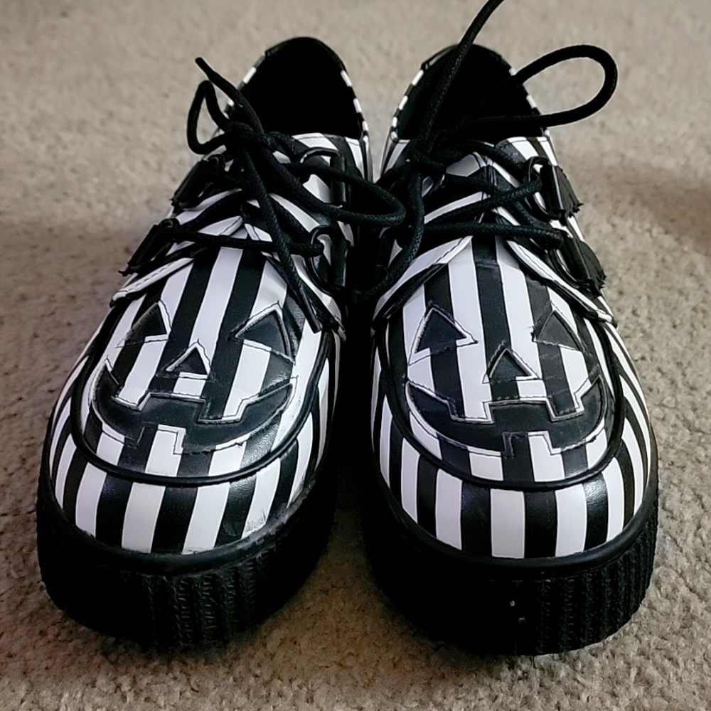 Strange Cult  striped pumpkin creepers sz 8
